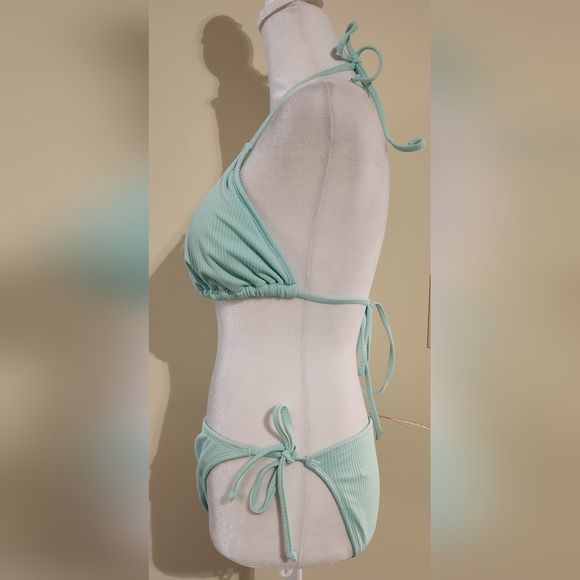 NWT 4 Piece Bikini Set (2 Tops, 1 Bottom & 1 Sarong) Junior's L/XL - Picture 9 of 13